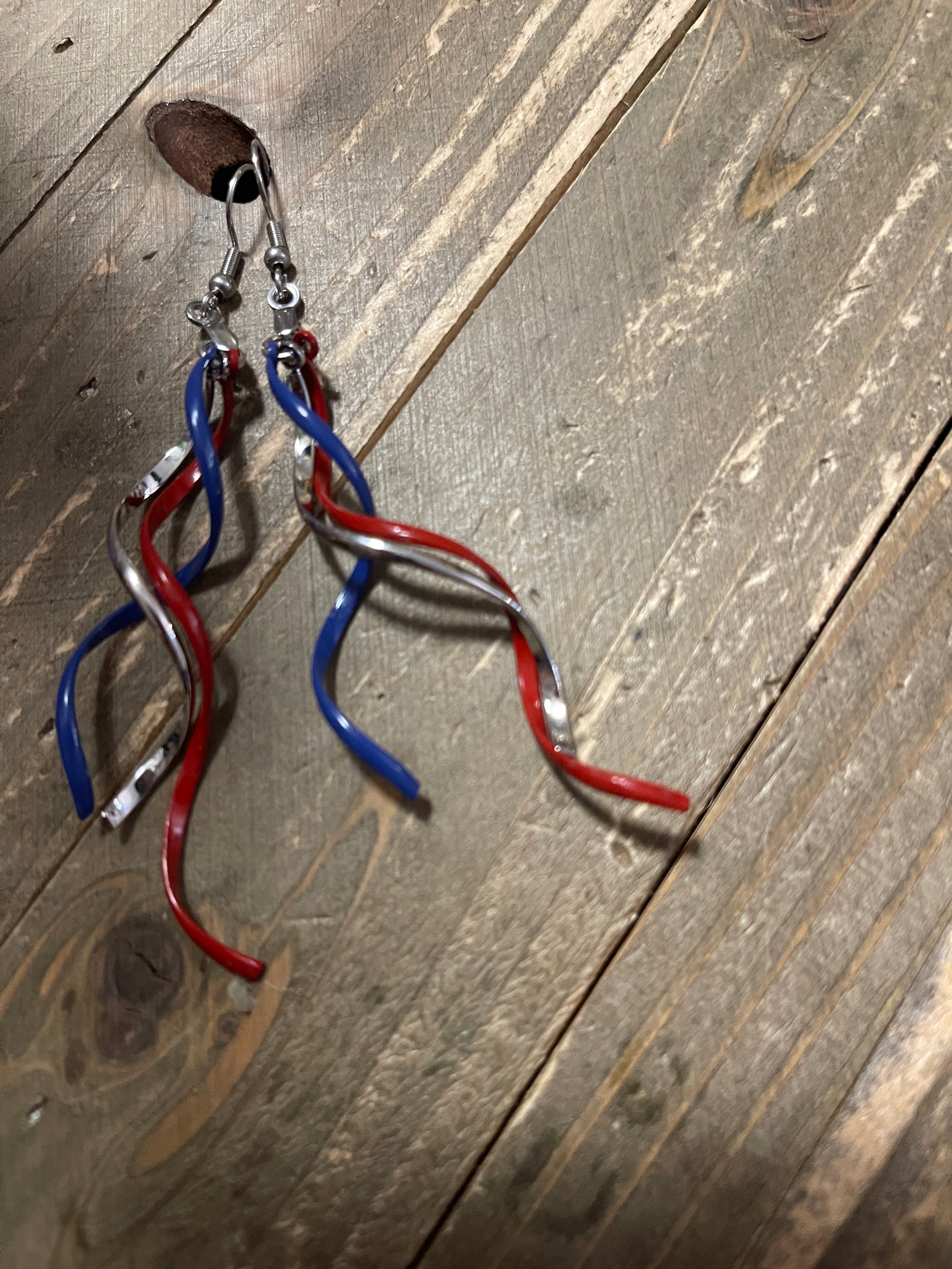 Patriotic red, white &amp; blue Wave Wire EarringsPink tiful of LOVE