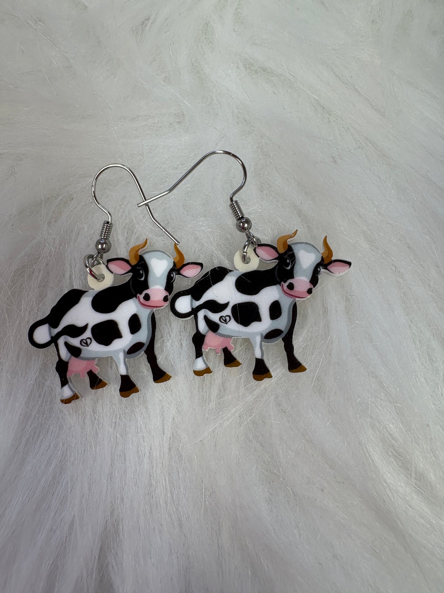 Acrylic Daisy Cow Wire Earrings