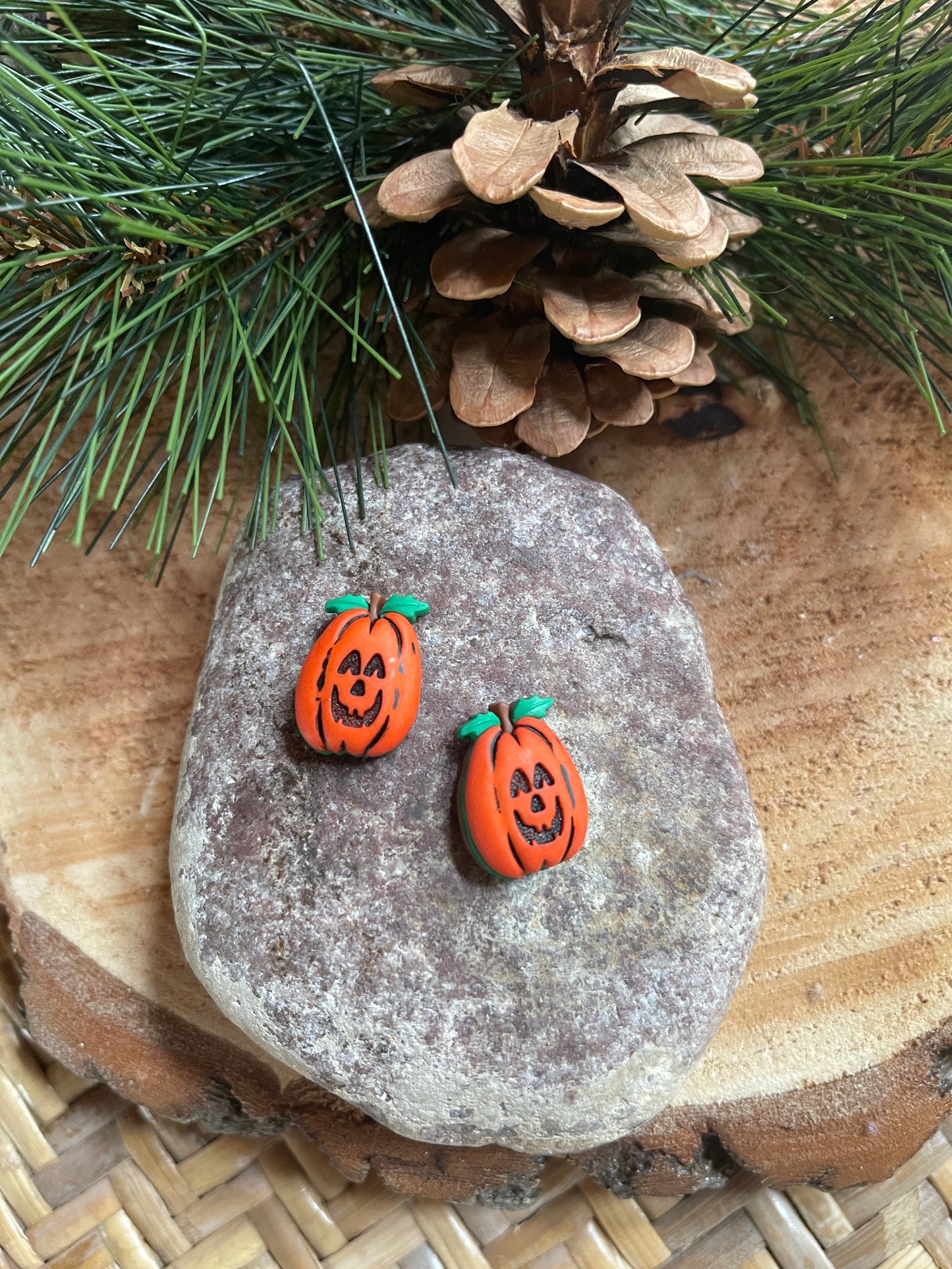 Pumpkin stud earringsPink tiful of LOVE